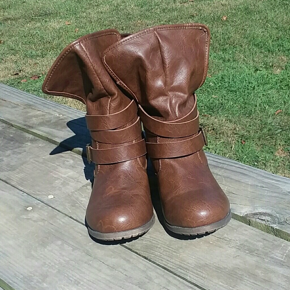 Cute brown boots
